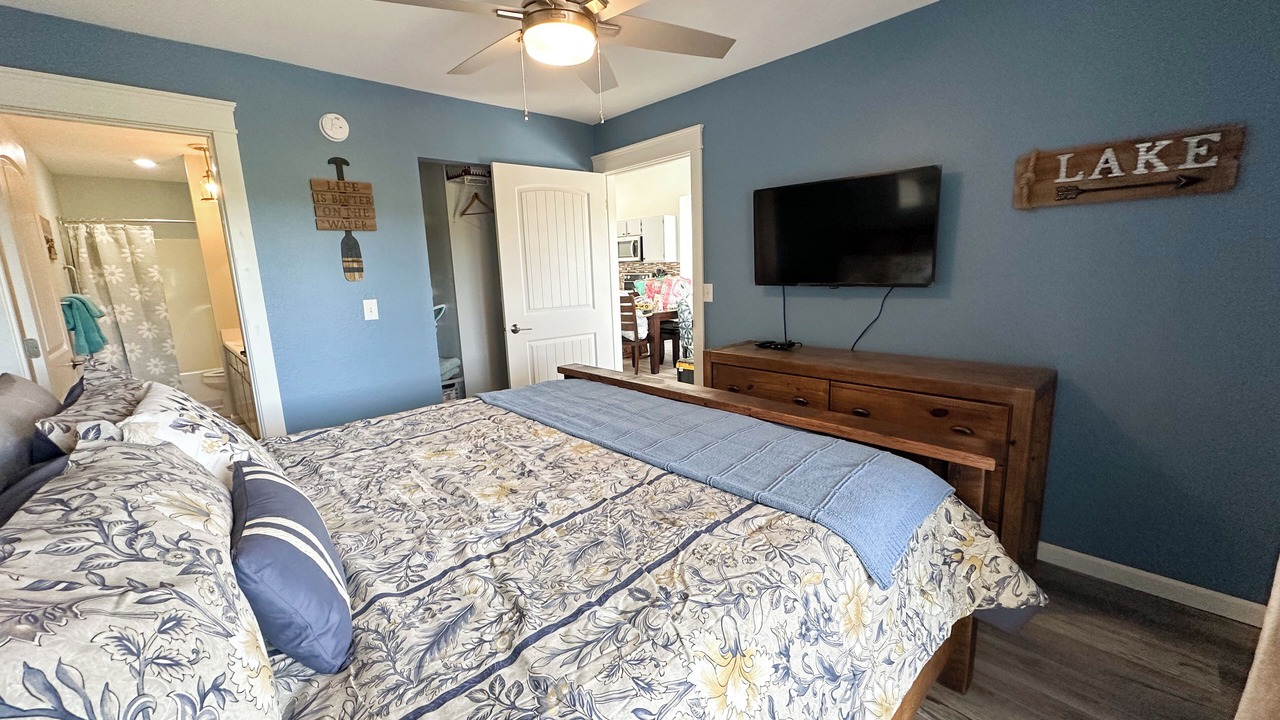 Photo of Bedroom in Reeds Spring