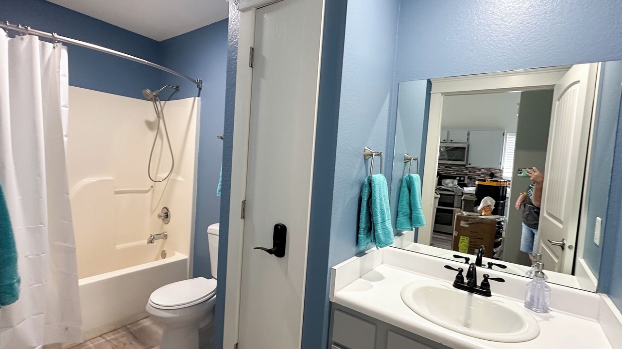 Photo of Bathroom in Reeds Spring