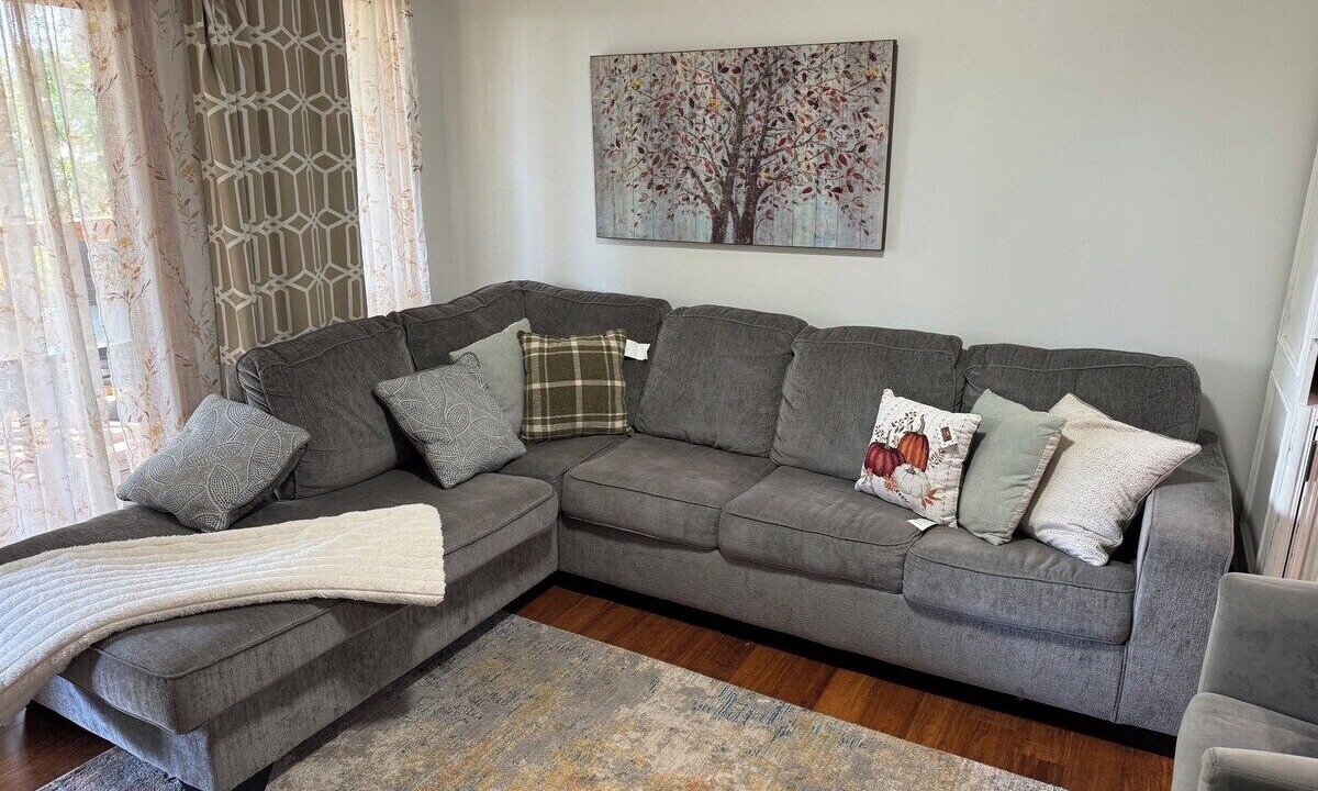 Photo of Livingroom in Notch Estates