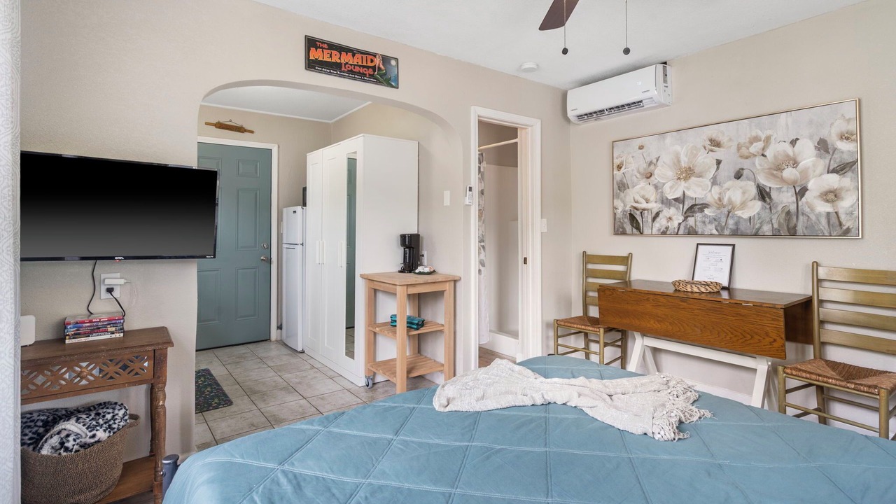 Photo of Bedroom in Rockaway Beach