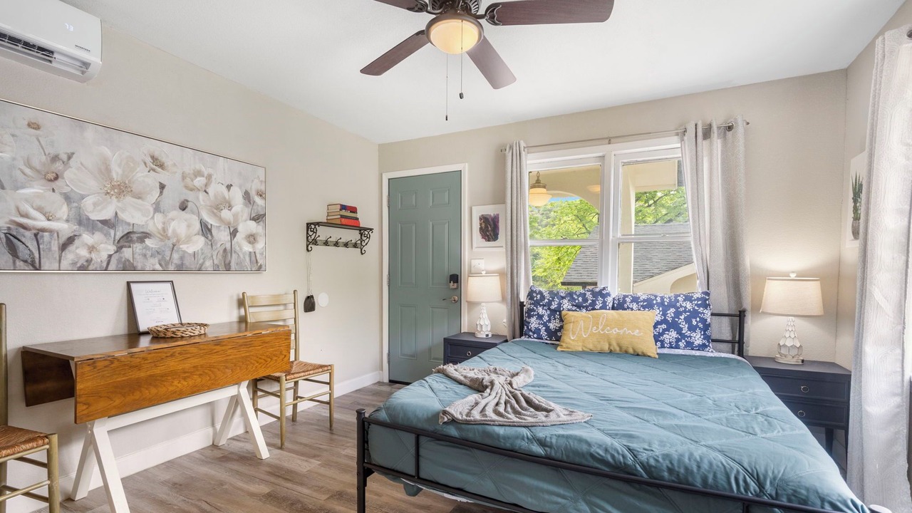 Photo of Bedroom in Rockaway Beach