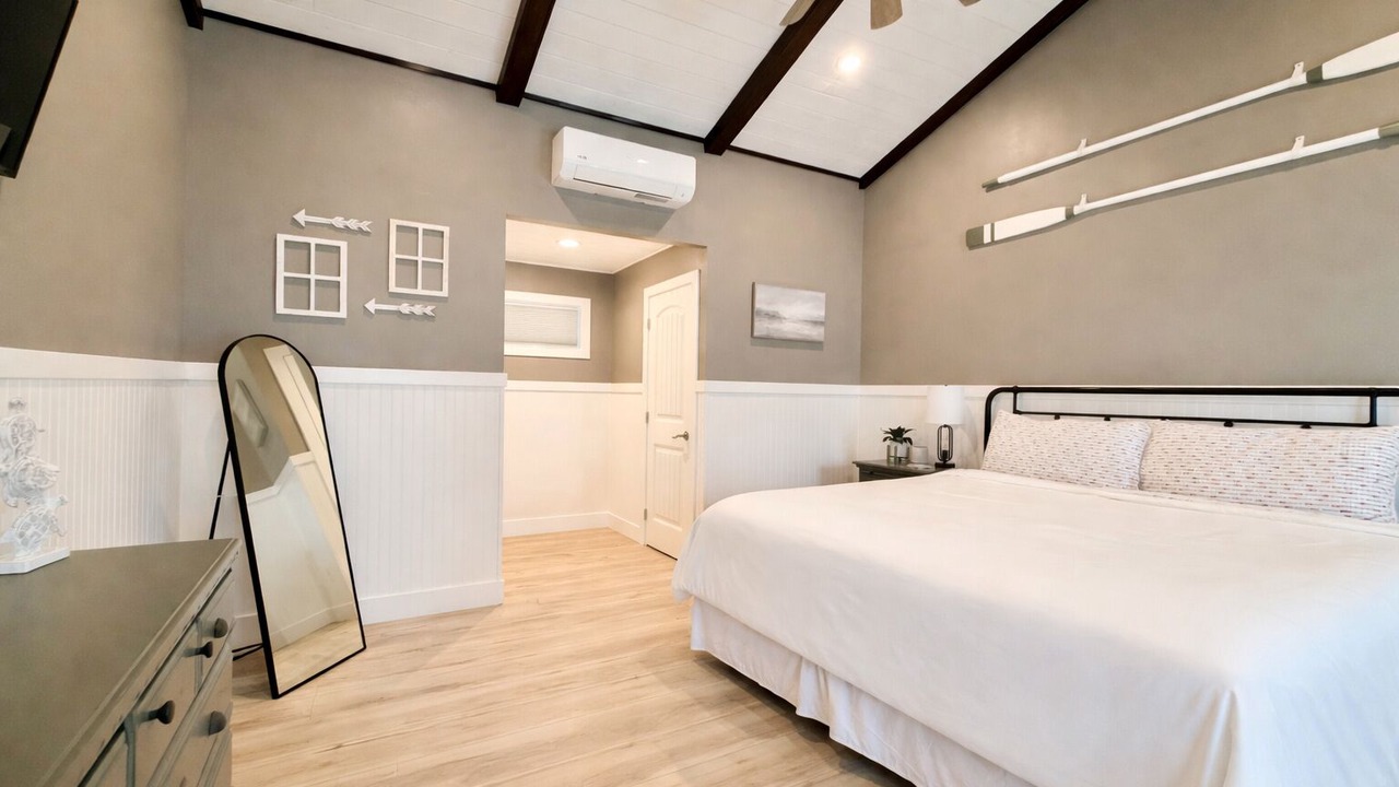 Photo of Bedroom in Springville