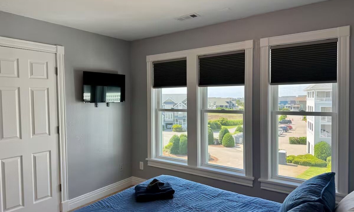 Photo of Bedroom in Manteo