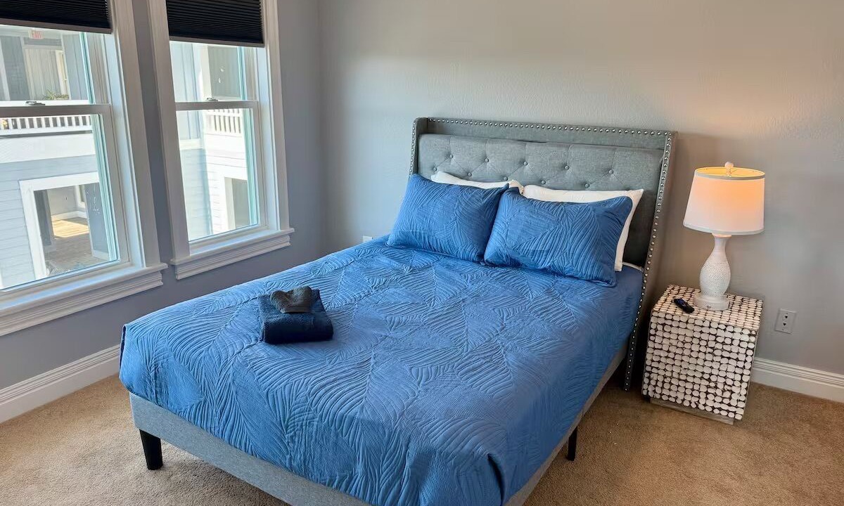 Photo of Bedroom in Manteo