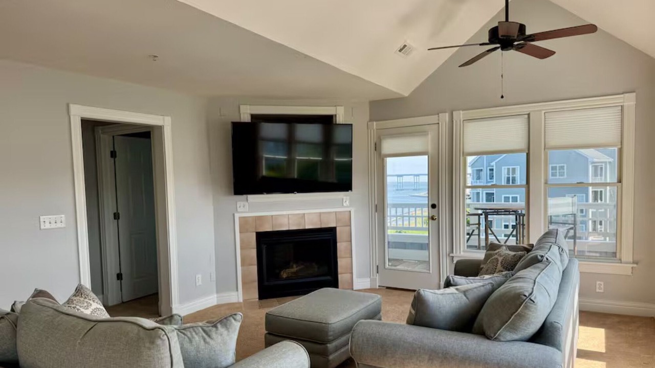 Photo of Livingroom in Manteo