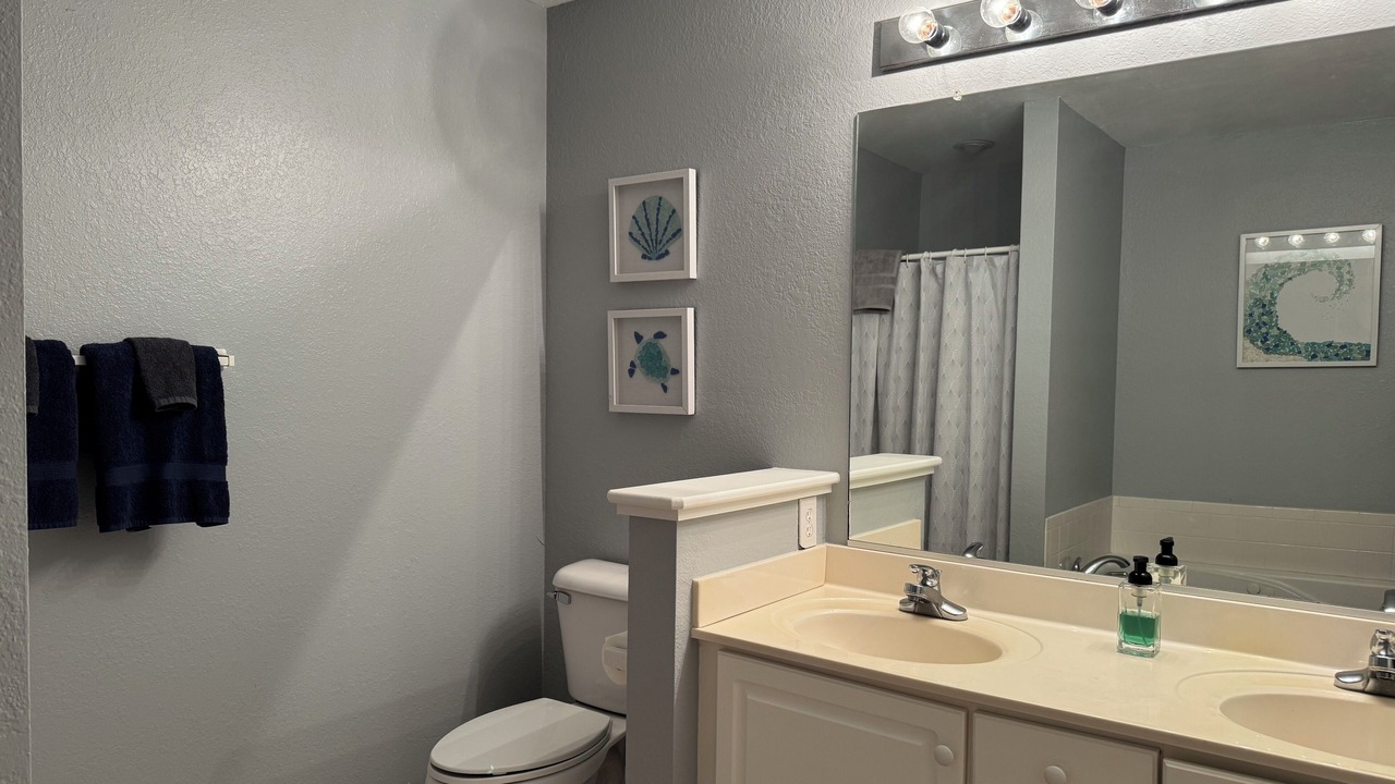 Photo of Bathroom in Manteo