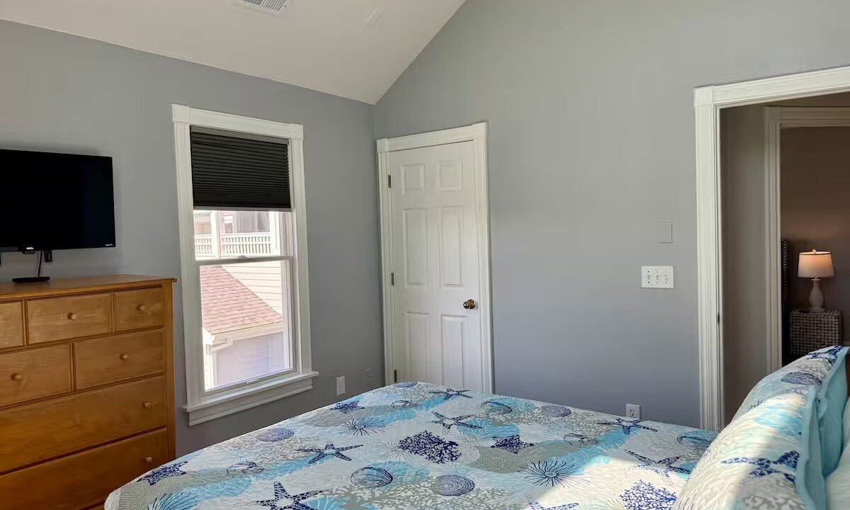 Photo of Bedroom in Manteo