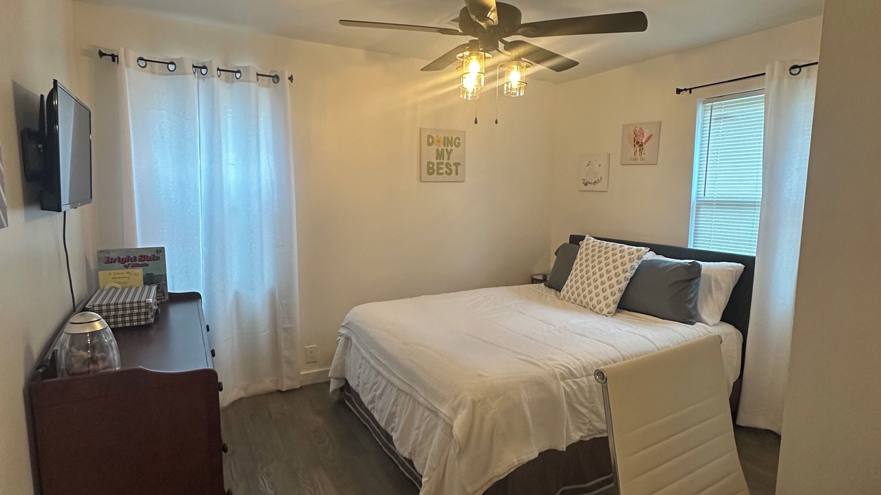 Photo of Bedroom in Broken Arrow