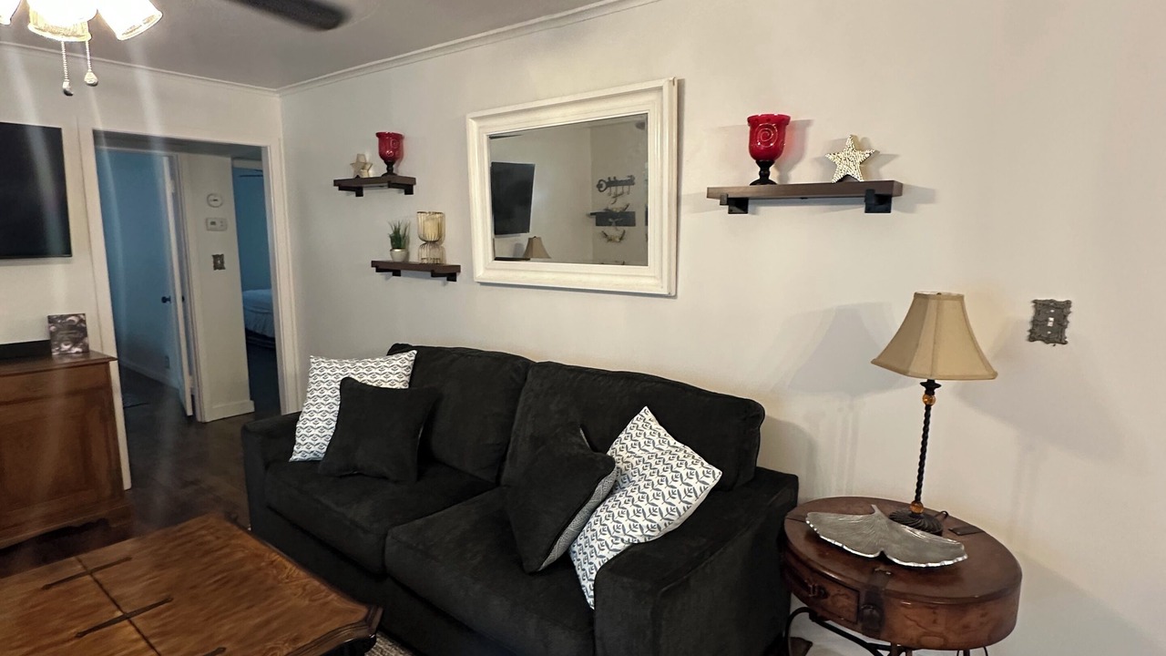 Photo of Livingroom in Broken Arrow