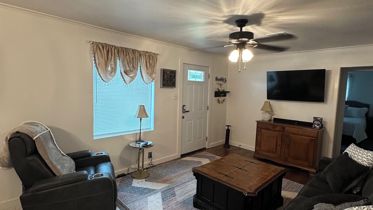 Photo of Livingroom in Broken Arrow