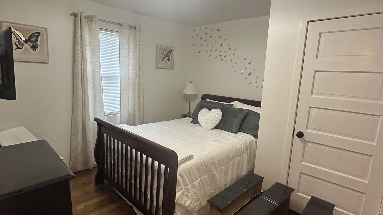 Photo of Bedroom in Broken Arrow