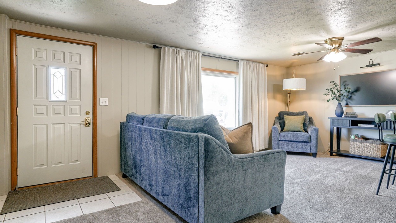 Photo of Livingroom in Ashland