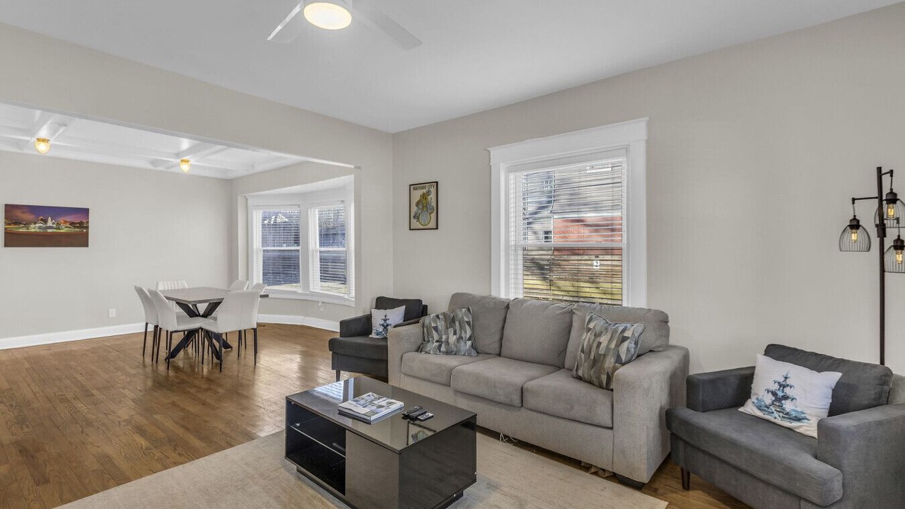 Photo of Livingroom in South Hyde Park