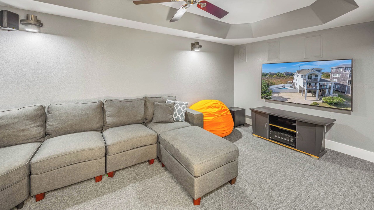 Photo of Bedroom in Waves