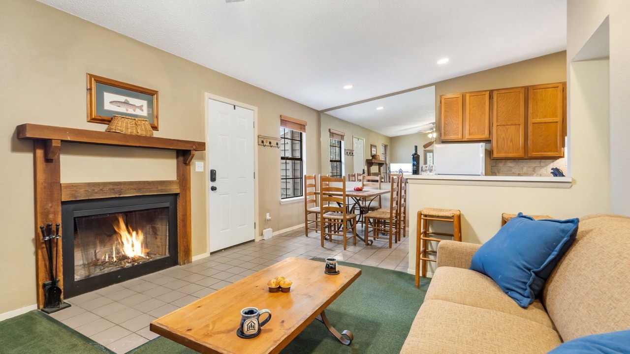 Photo of Livingroom in Kimberling City