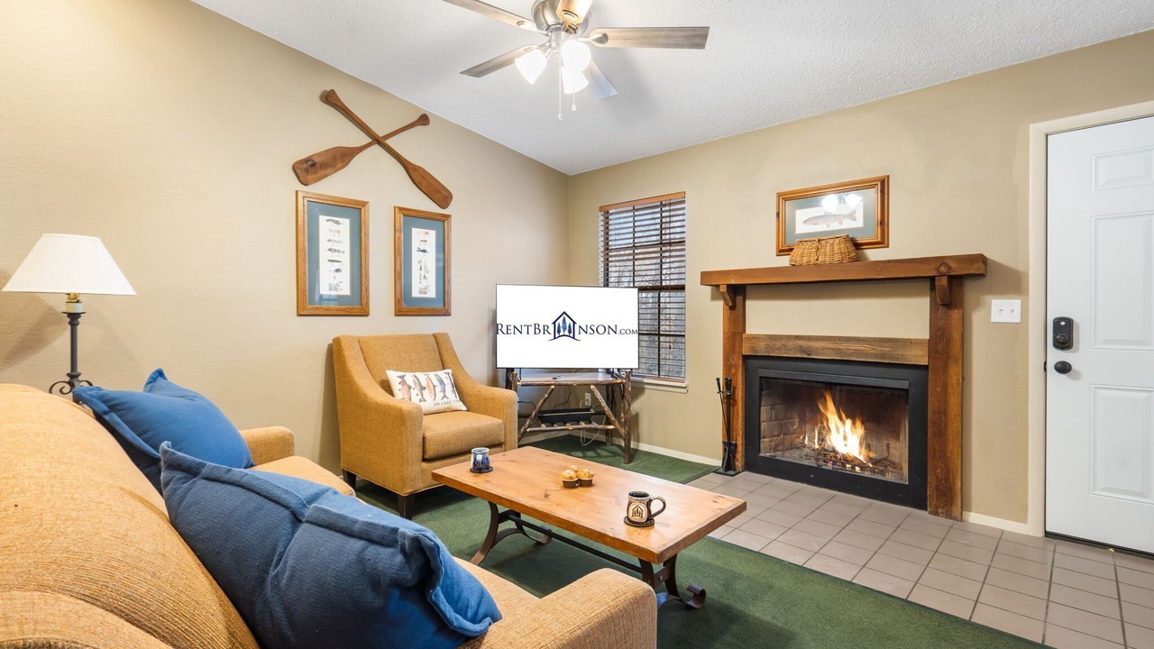 Photo of Livingroom in Kimberling City