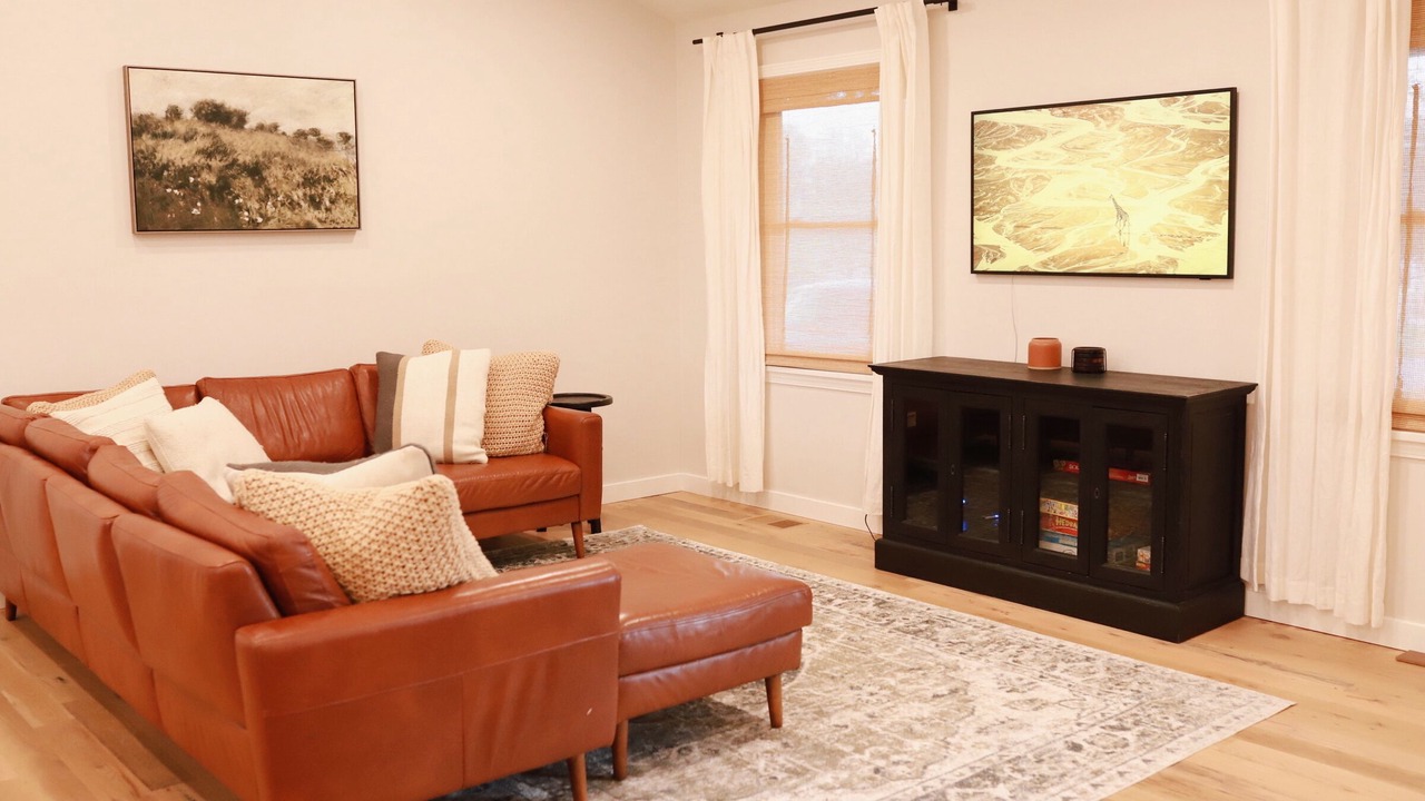 Photo of Livingroom in Hebron Estates