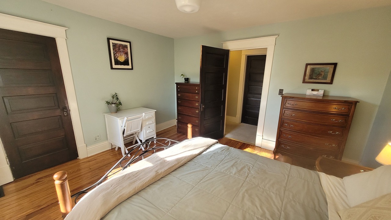 Photo of Bedroom in Beechmont