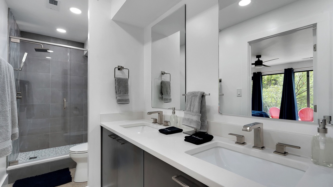 Photo of Bathroom in Coxs Creek