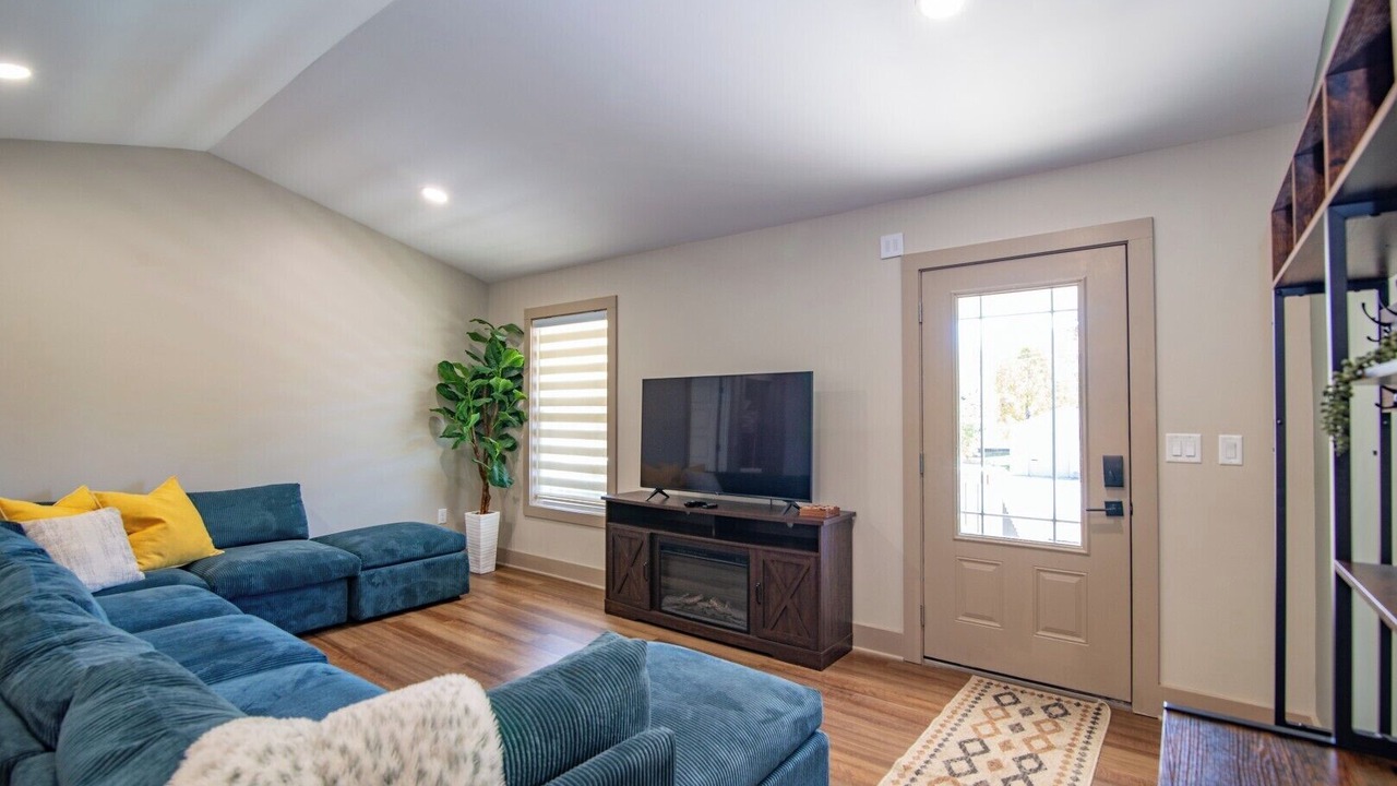 Photo of Livingroom in Elizabethtown