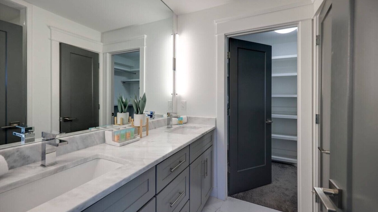 Photo of Bathroom in Charlotte Park