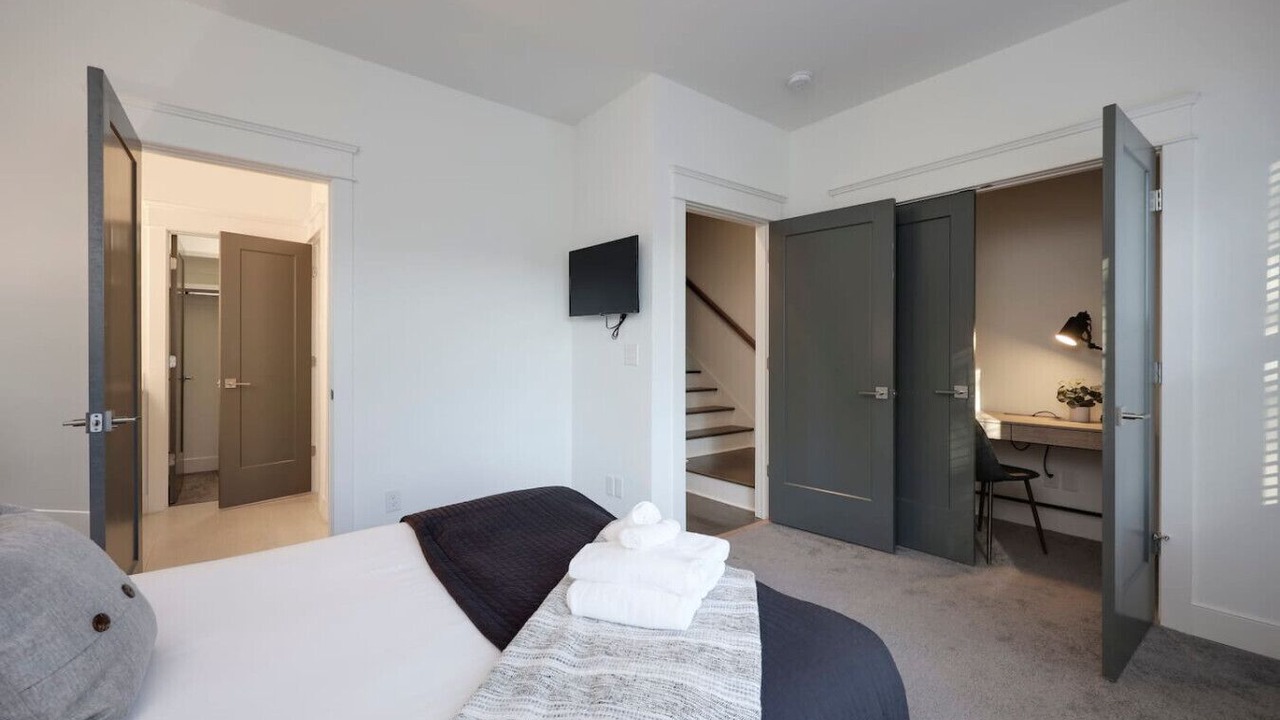 Photo of Bedroom in Charlotte Park