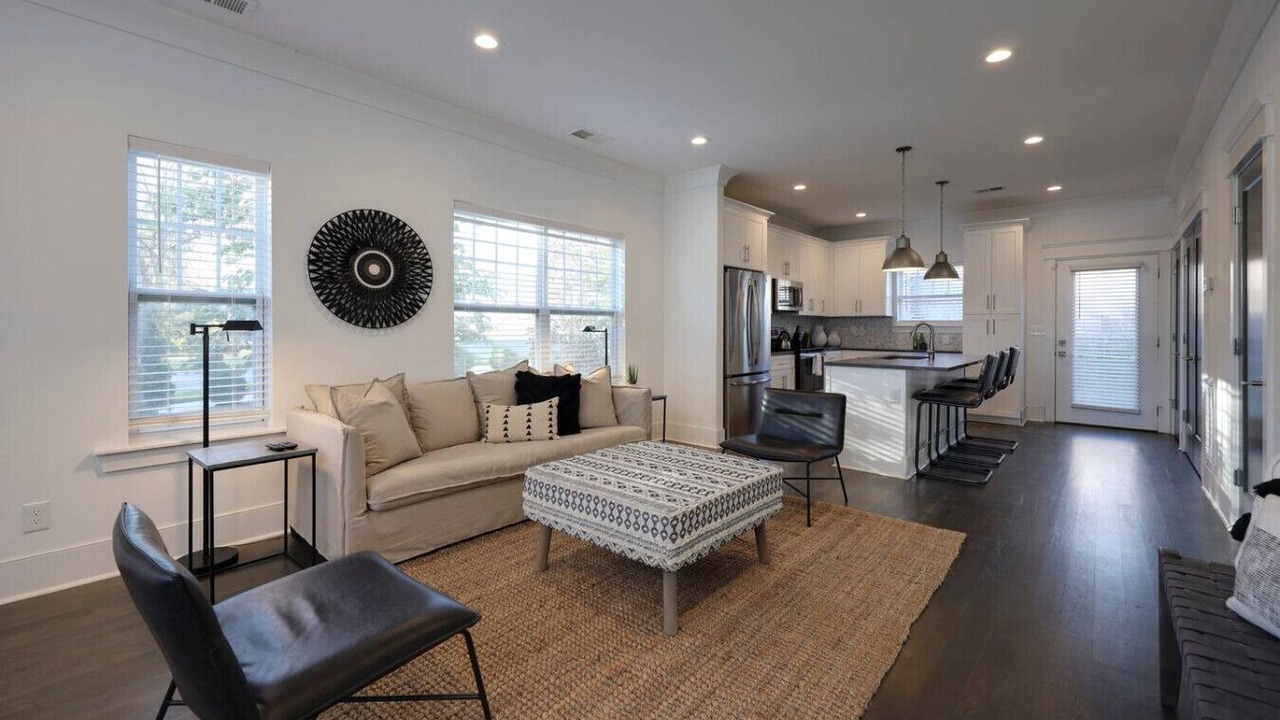 Photo of Livingroom in Charlotte Park