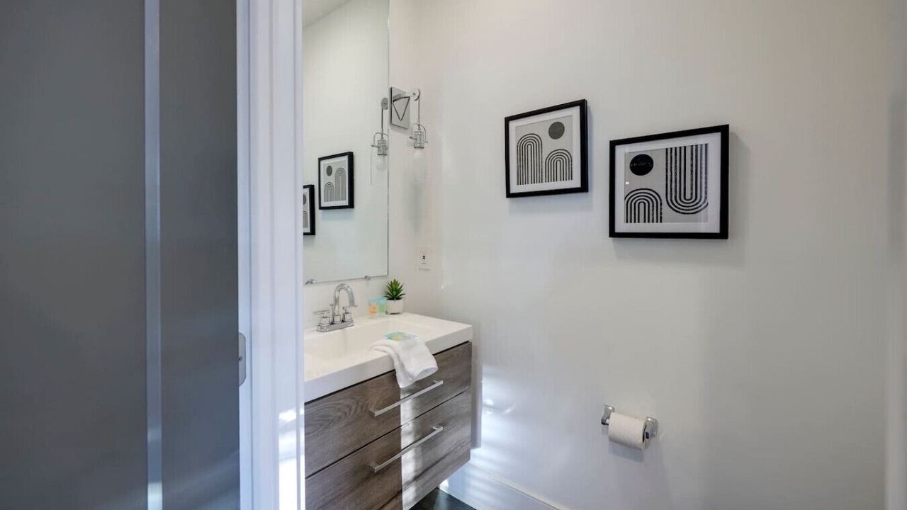 Photo of Bathroom in Charlotte Park