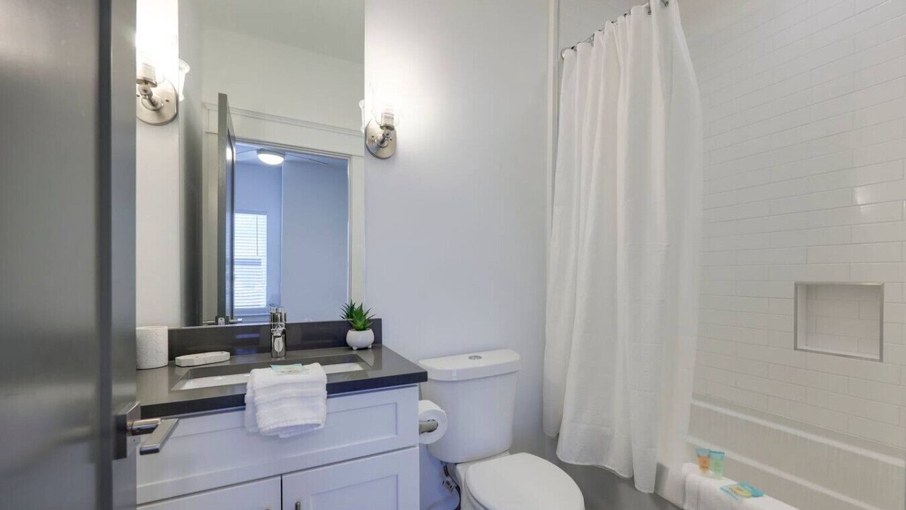 Photo of Bathroom in Charlotte Park