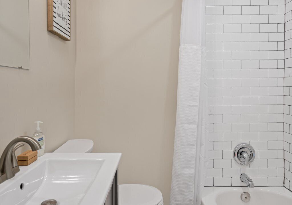 Photo of Bathroom in Bowling Green