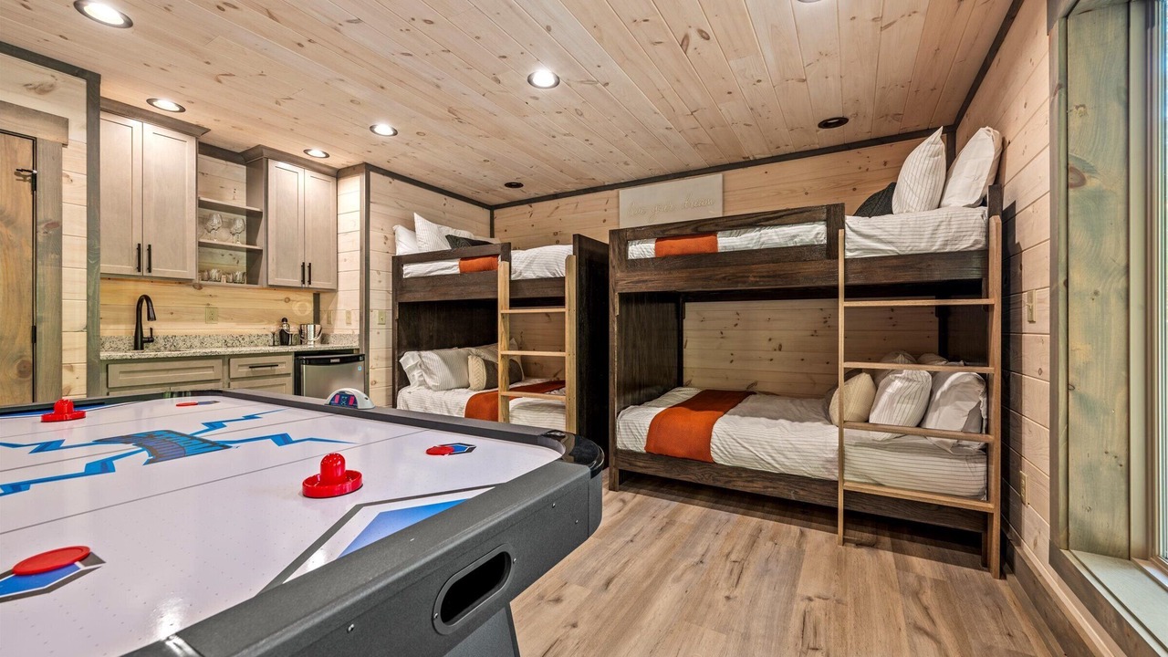 Photo of Bedroom in Wears Valley