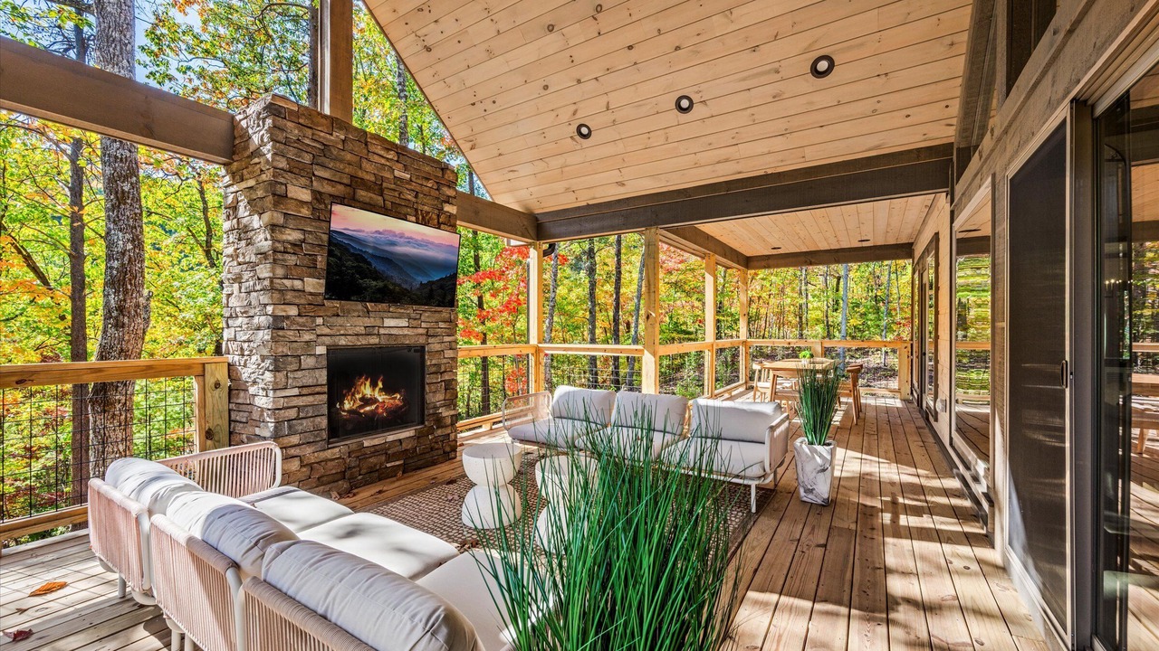 Photo of Patio Balcony in Wears Valley