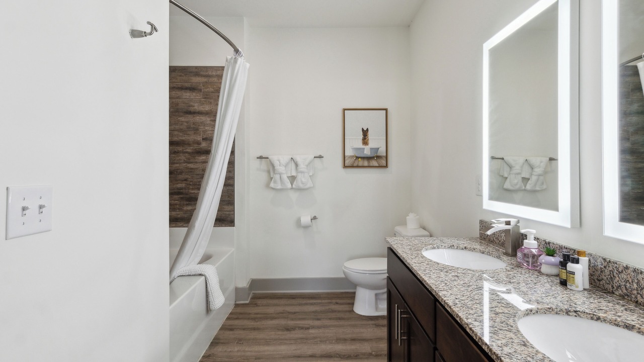 Photo of Bathroom in Farragut