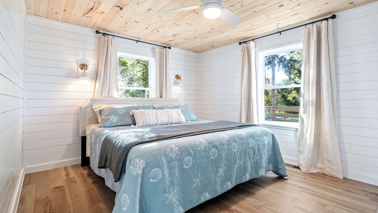 Photo of Bedroom in Morehead City