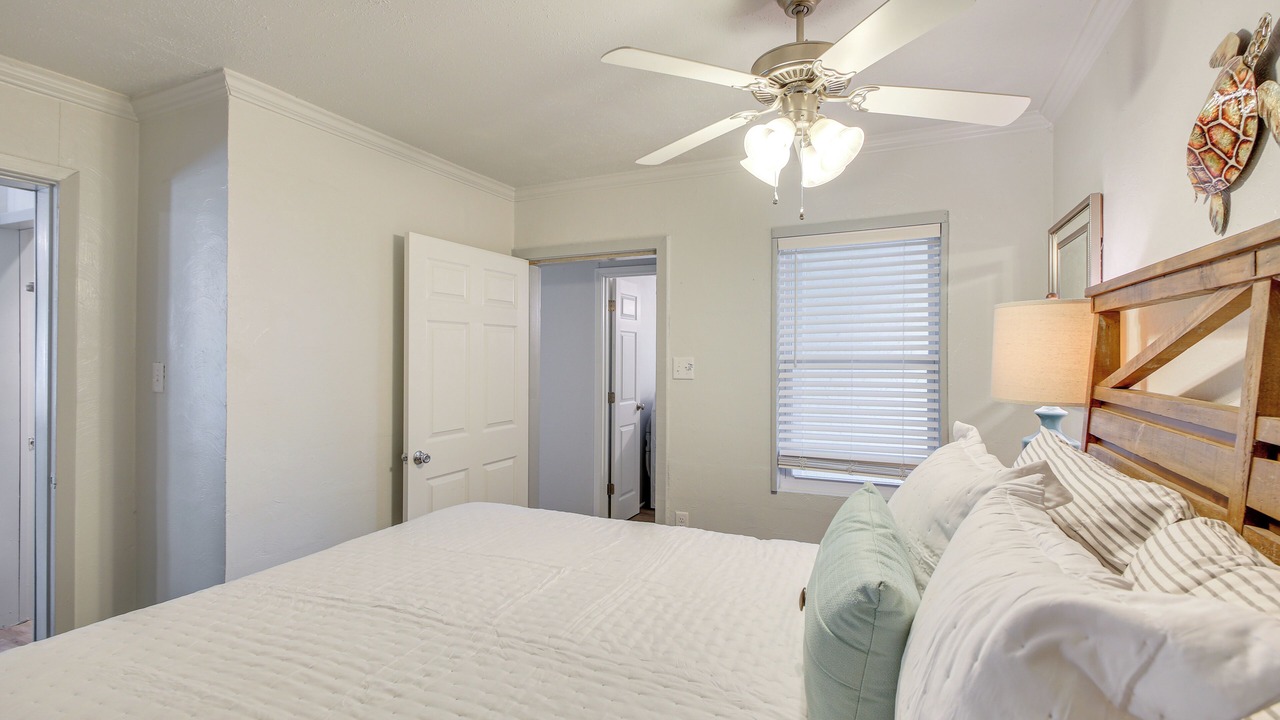 Photo of Bedroom in Mid America