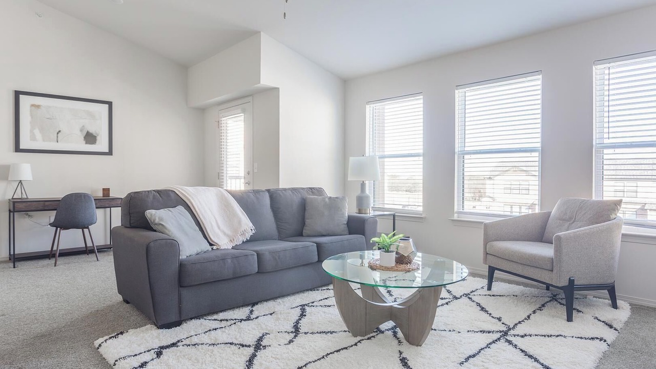 Photo of Livingroom in Broken Arrow