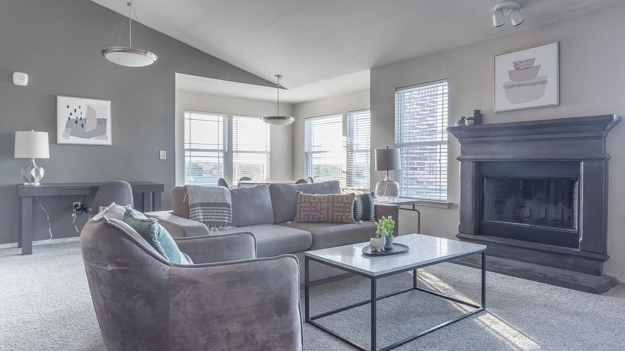 Photo of Livingroom in Broken Arrow
