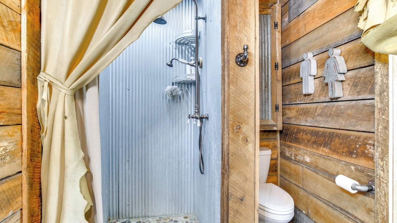 Photo of Bathroom in Shell Knob