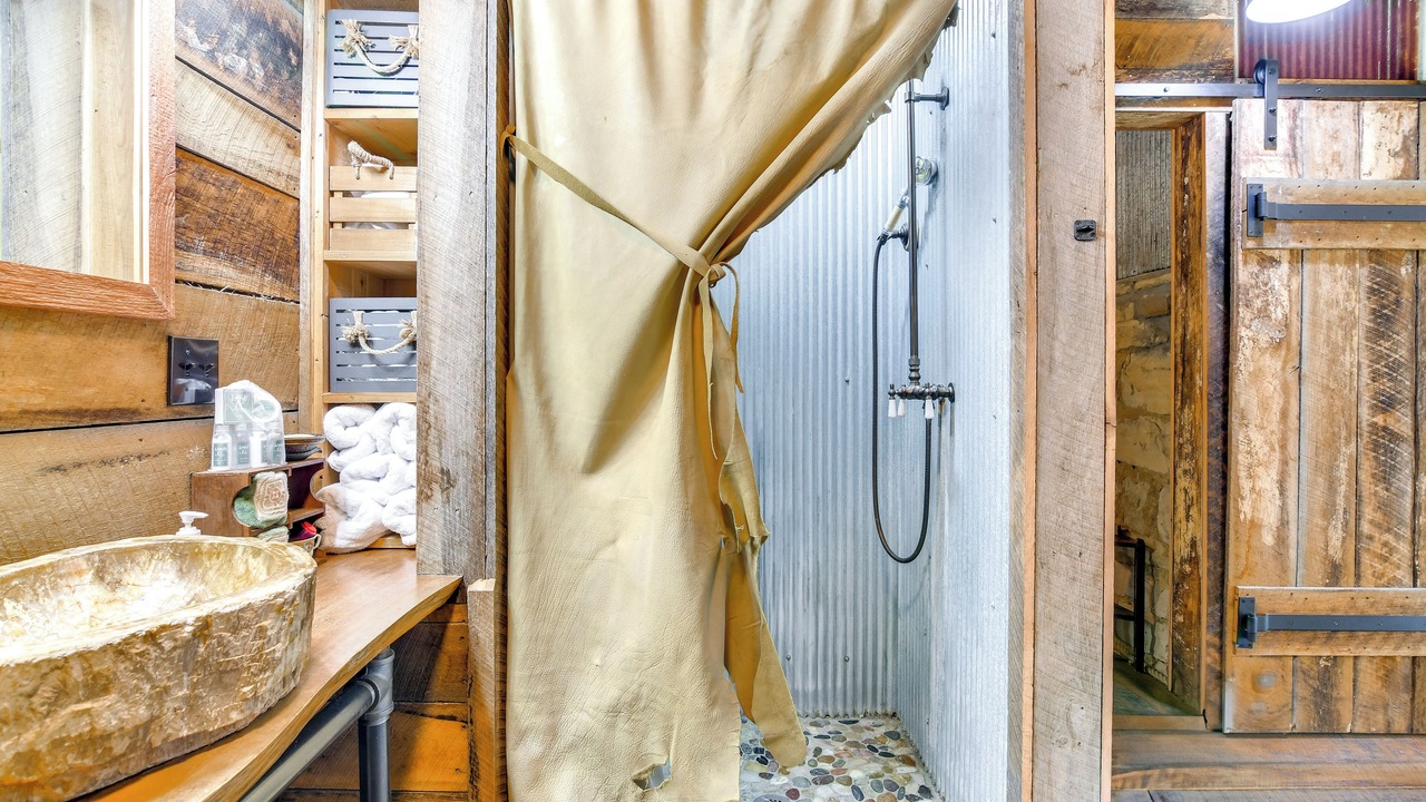 Photo of Bathroom in Shell Knob