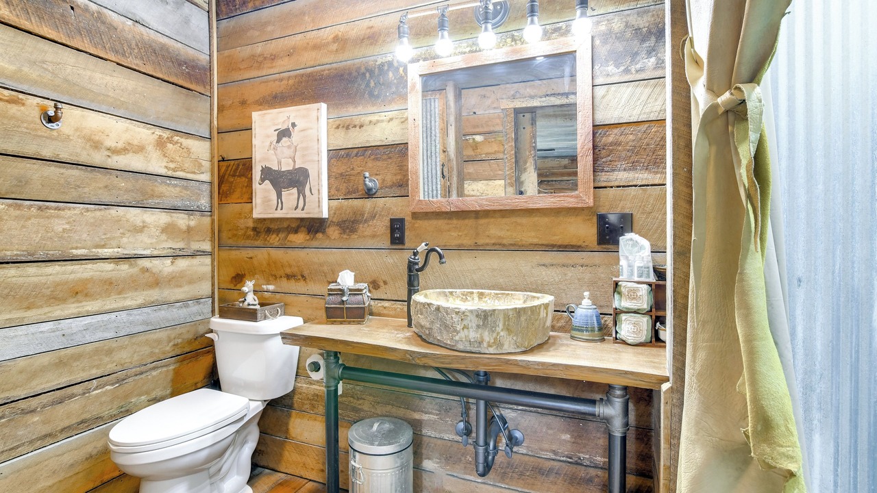 Photo of Bathroom in Shell Knob
