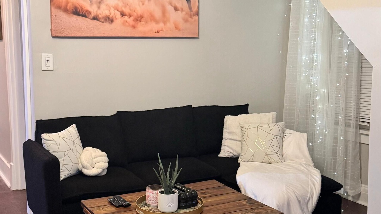 Photo of Livingroom in Clifton Heights