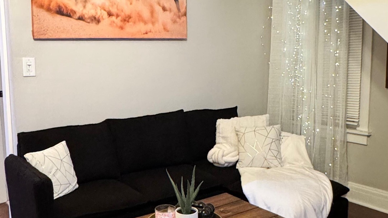 Photo of Livingroom in Clifton Heights