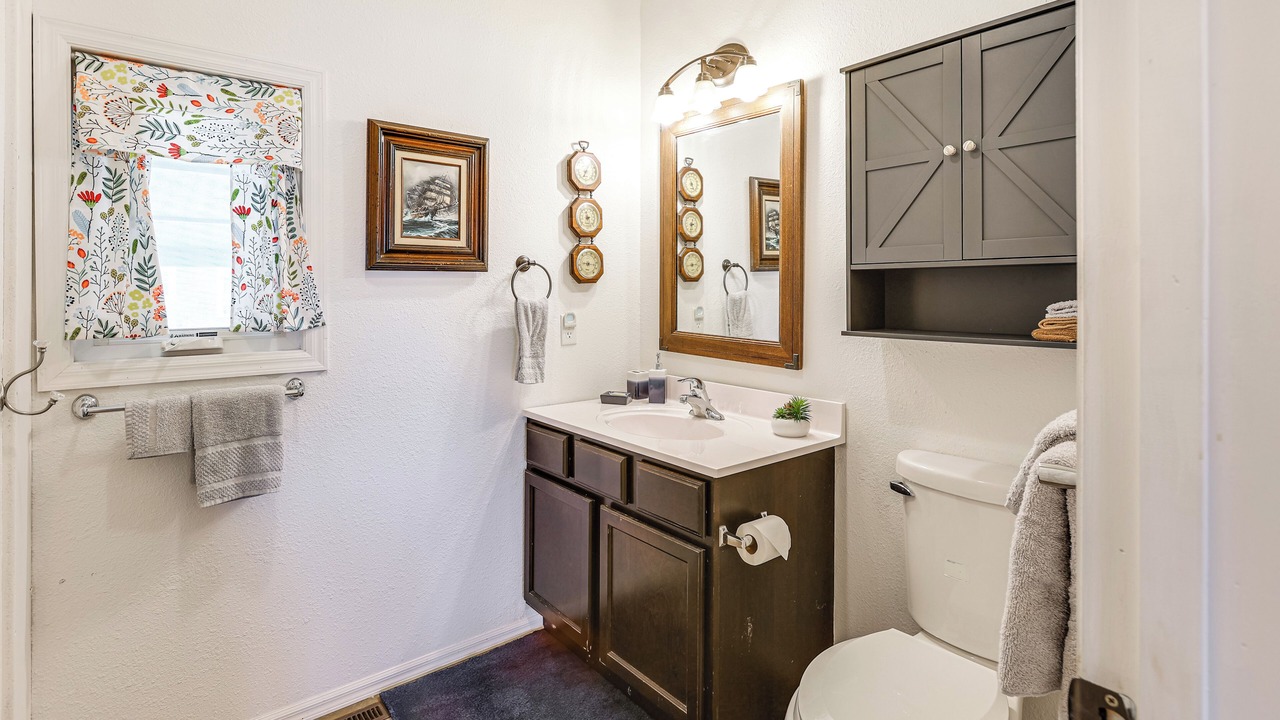 Photo of Bathroom in Kiowa