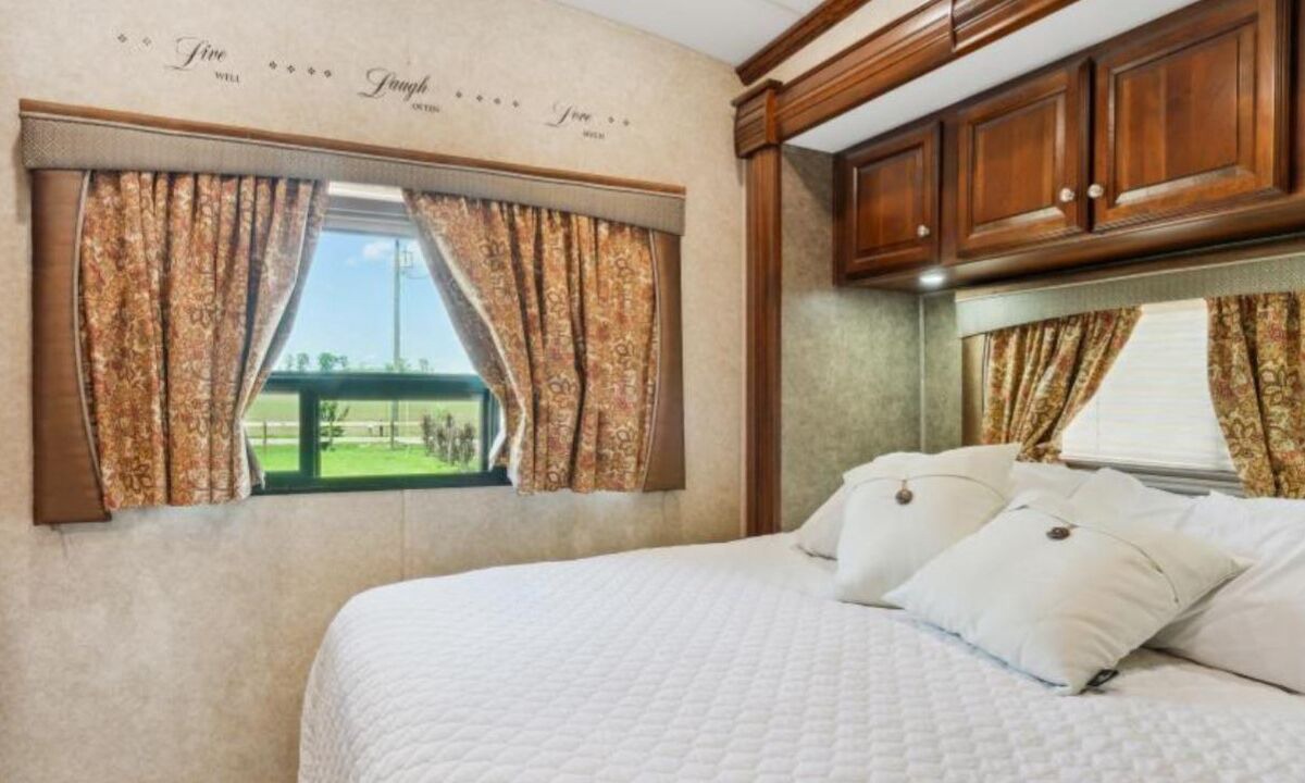 Photo of Bedroom in Counce