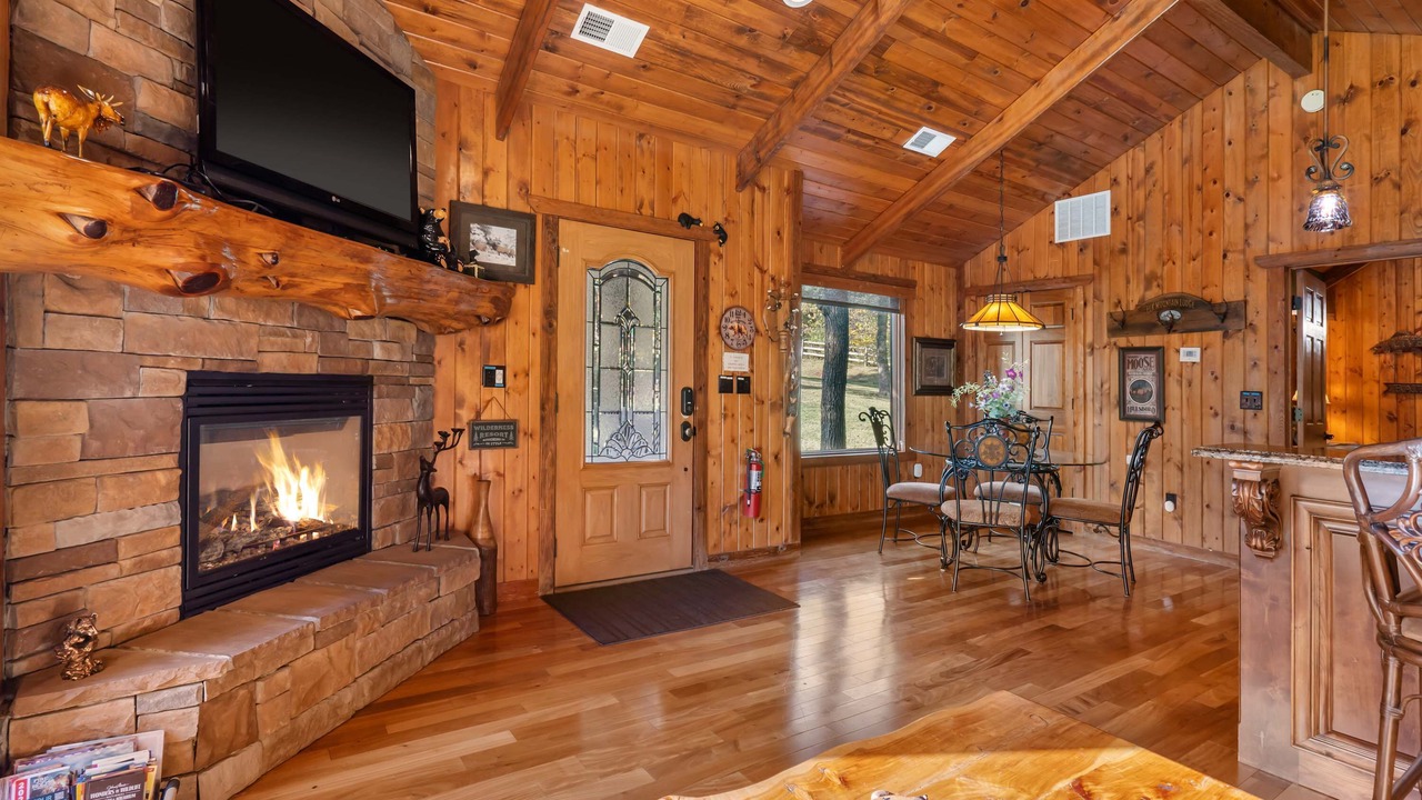 Photo of Bedroom in Branson Theater District
