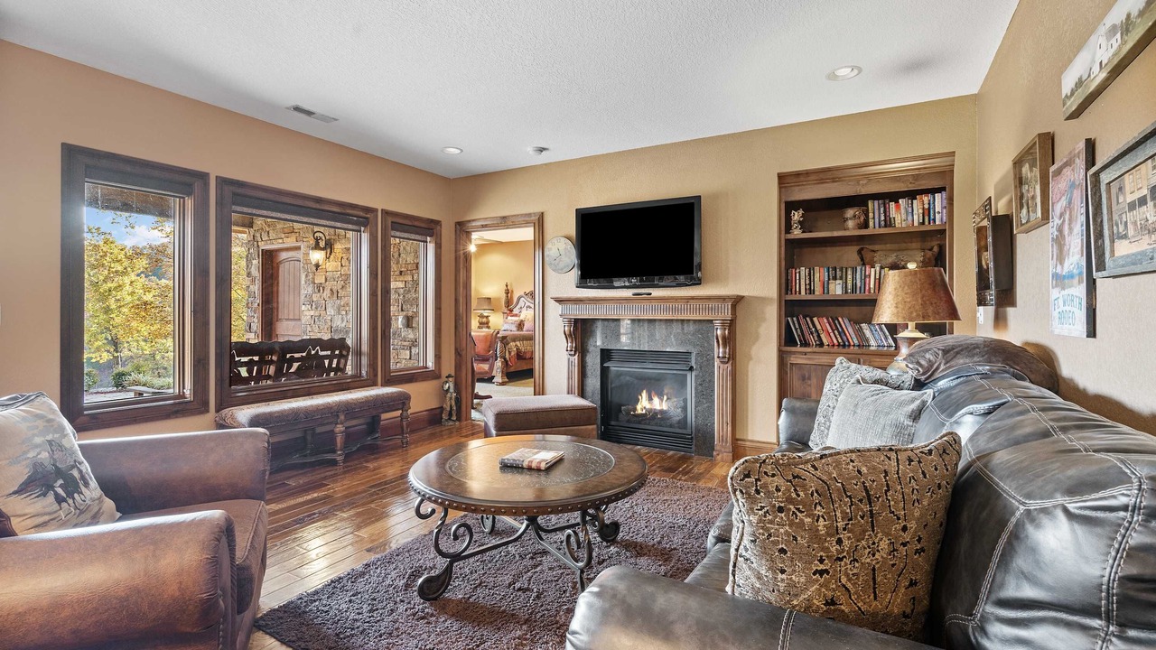 Photo of Bedroom in Branson Theater District