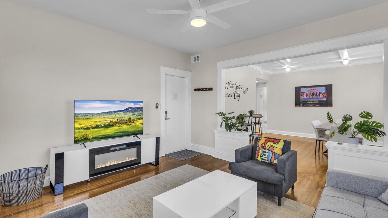 Photo of Livingroom in South Hyde Park