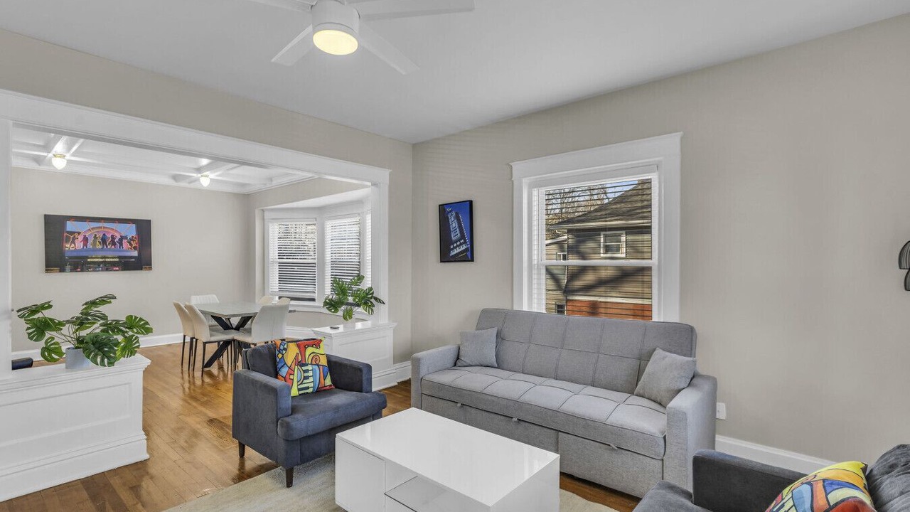 Photo of Livingroom in South Hyde Park