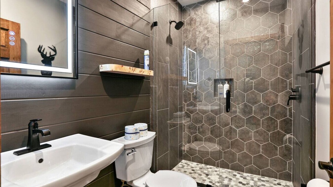 Photo of Bathroom in Shelbyville