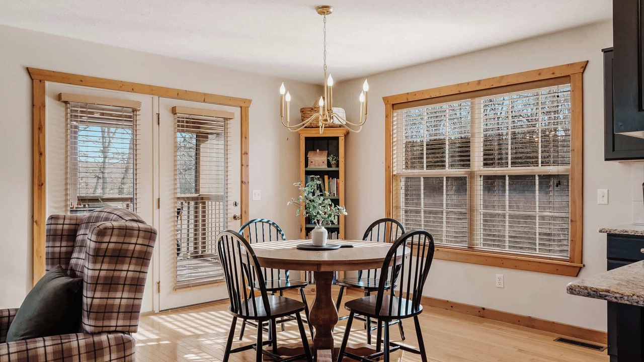 Photo of Bedroom in Reeds Spring